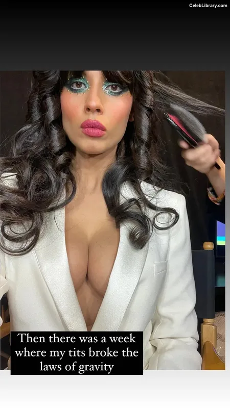 Jameela Jamil photo 12 of 283