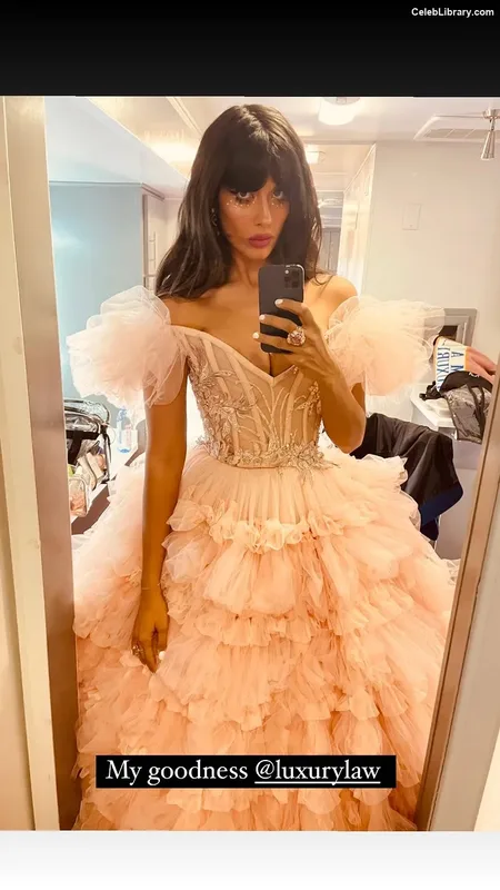 Jameela Jamil photo 13 of 283