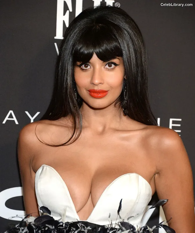 Jameela Jamil photo 14 of 283