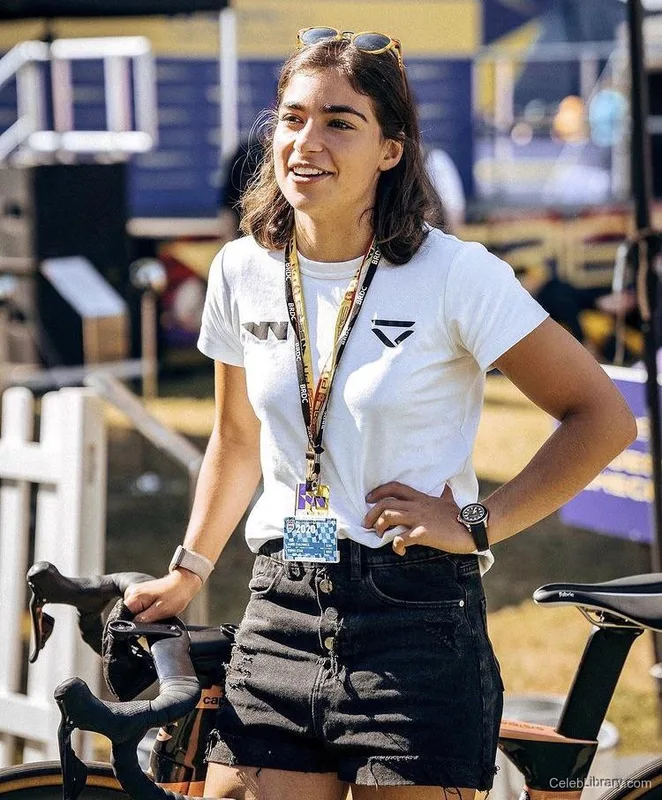Jamie Chadwick photo 4 of 30