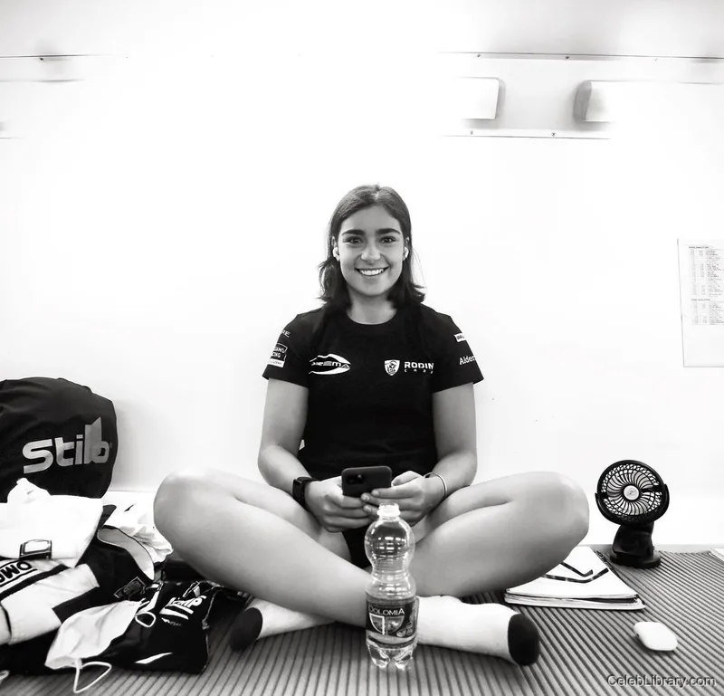 Jamie Chadwick photo 6 of 30