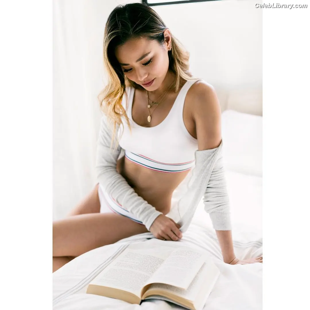Jamie Chung photo 13 of 204