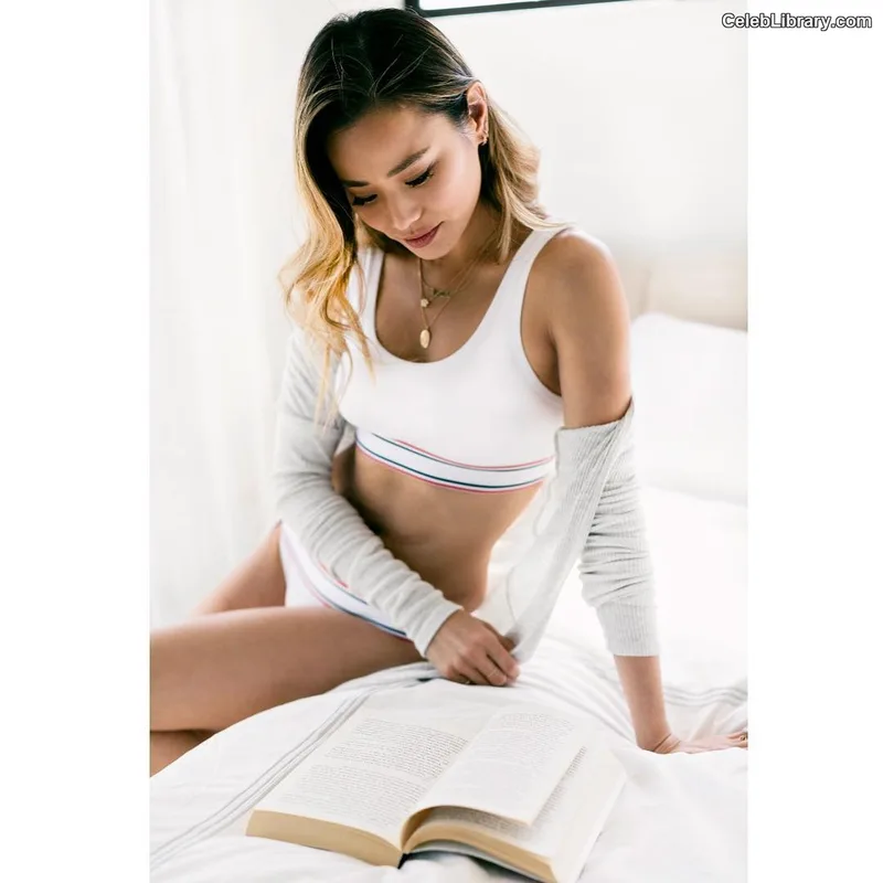 Jamie Chung photo 13 of 203
