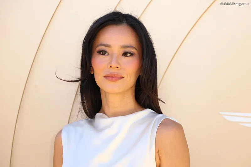 Jamie Chung photo 1 of 203