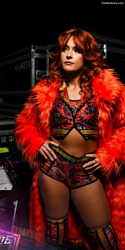 Jamie Hayter photo 15 of 432