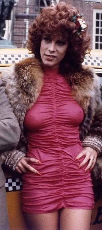 Jamie Lee Curtis photo 7 of 187