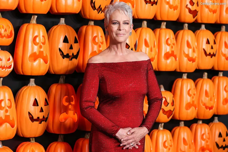 Jamie Lee Curtis photo 16 of 187