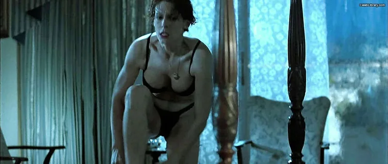 Jamie Lee Curtis photo 10 of 187