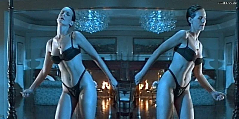 Jamie Lee Curtis photo 24 of 187