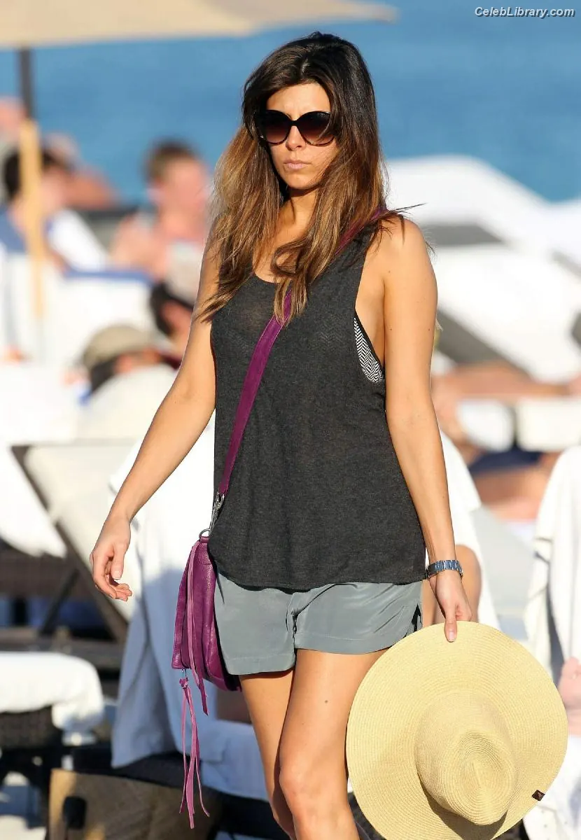 Jamie-Lynn Sigler photo 13 of 156