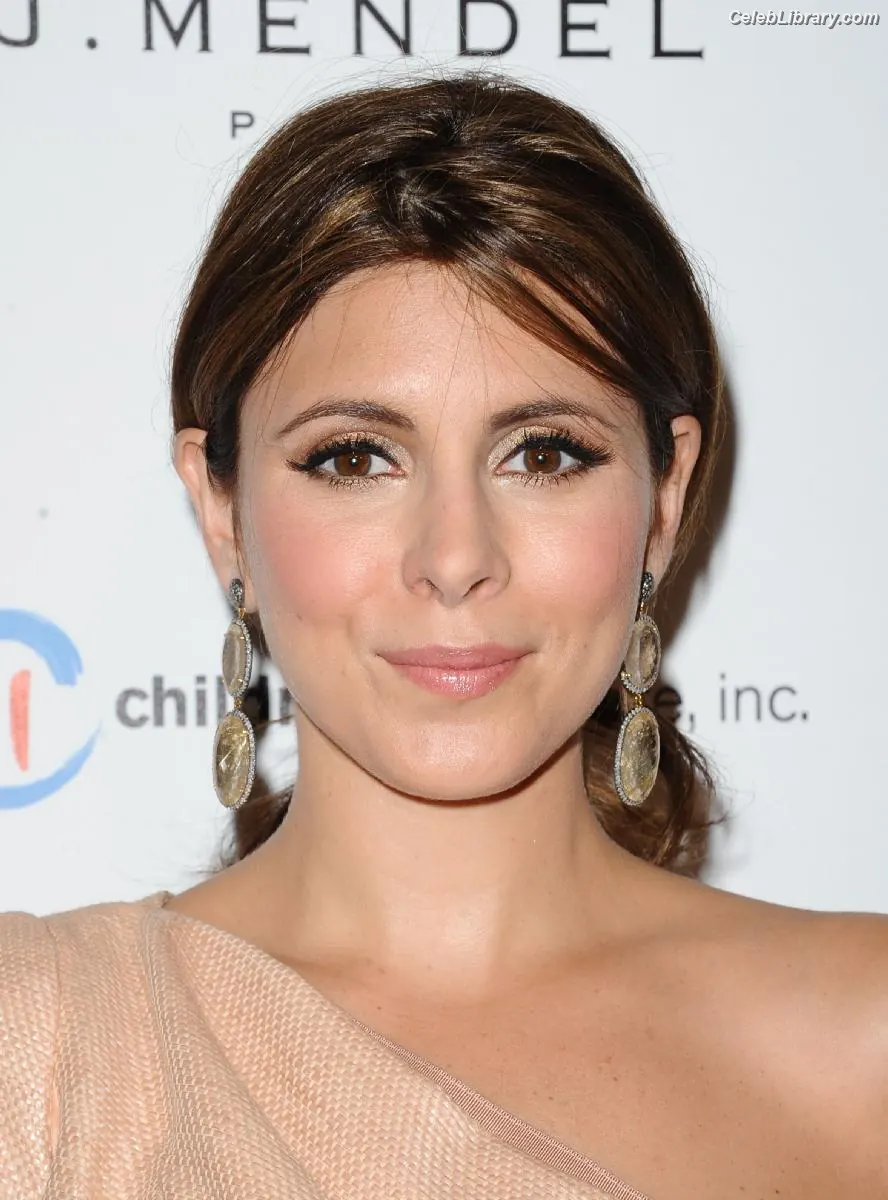 Jamie-Lynn Sigler photo 18 of 156