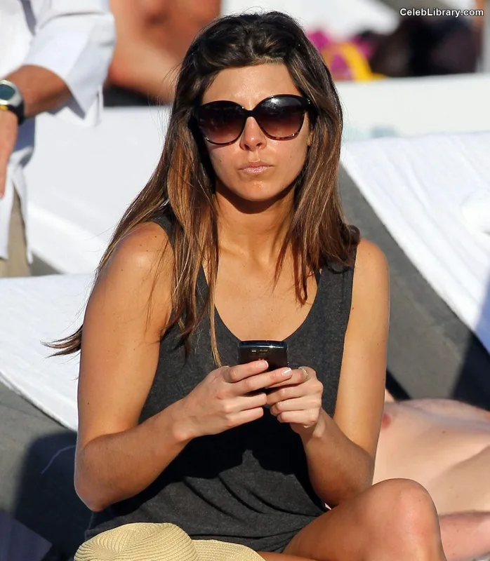 Jamie-Lynn Sigler photo 11 of 154