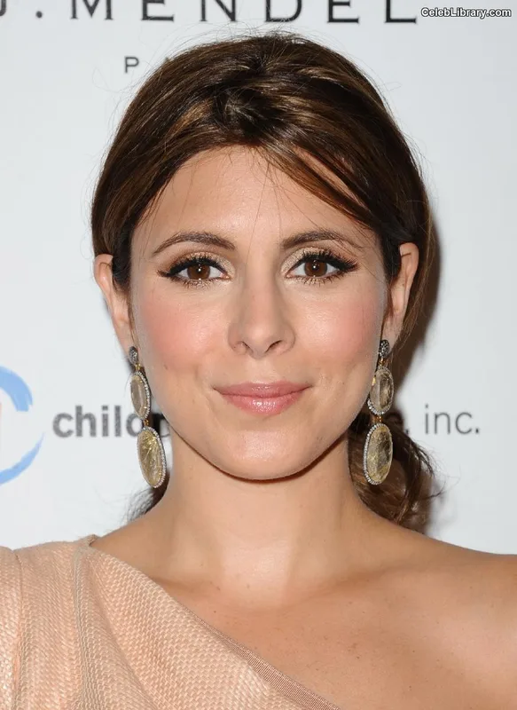 Jamie-Lynn Sigler photo 17 of 154