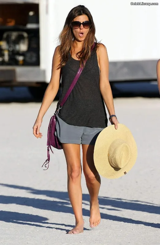 Jamie-Lynn Sigler photo 21 of 154