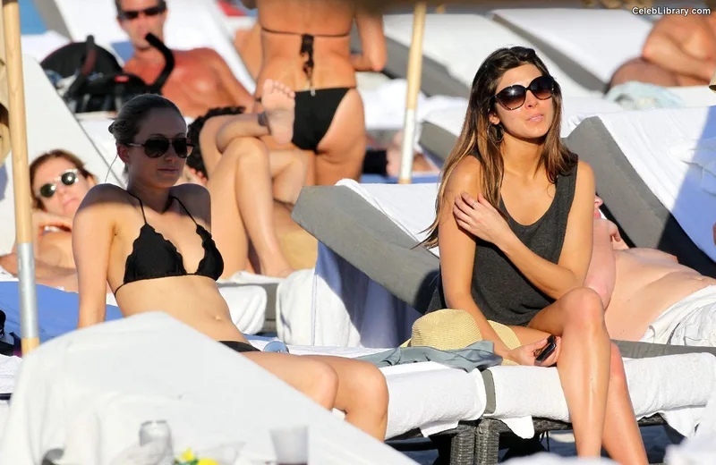Jamie-Lynn Sigler photo 21 of 154