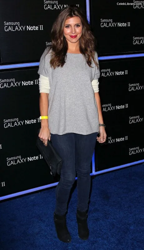 Jamie-Lynn Sigler photo 12 of 154