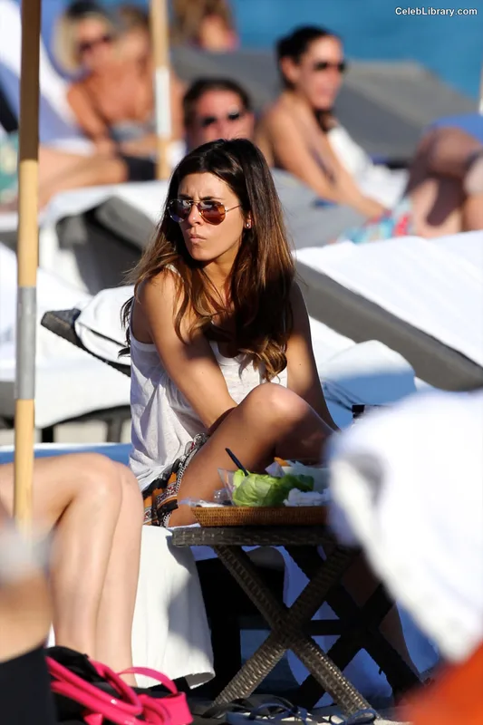 Jamie-Lynn Sigler photo 4 of 154