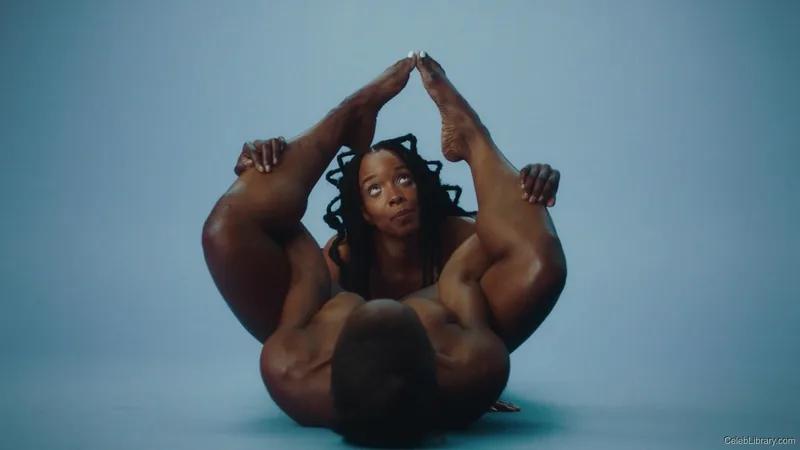 Jamila Woods photo 4 of 16