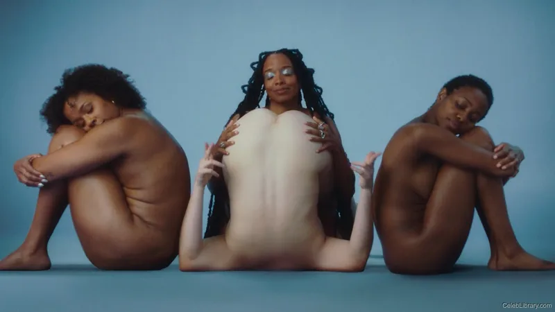 Jamila Woods photo 6 of 16