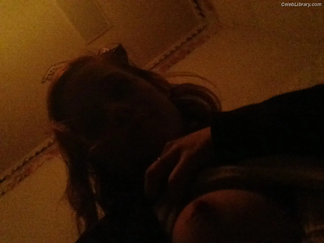 Jane Levy photo 14 of 190
