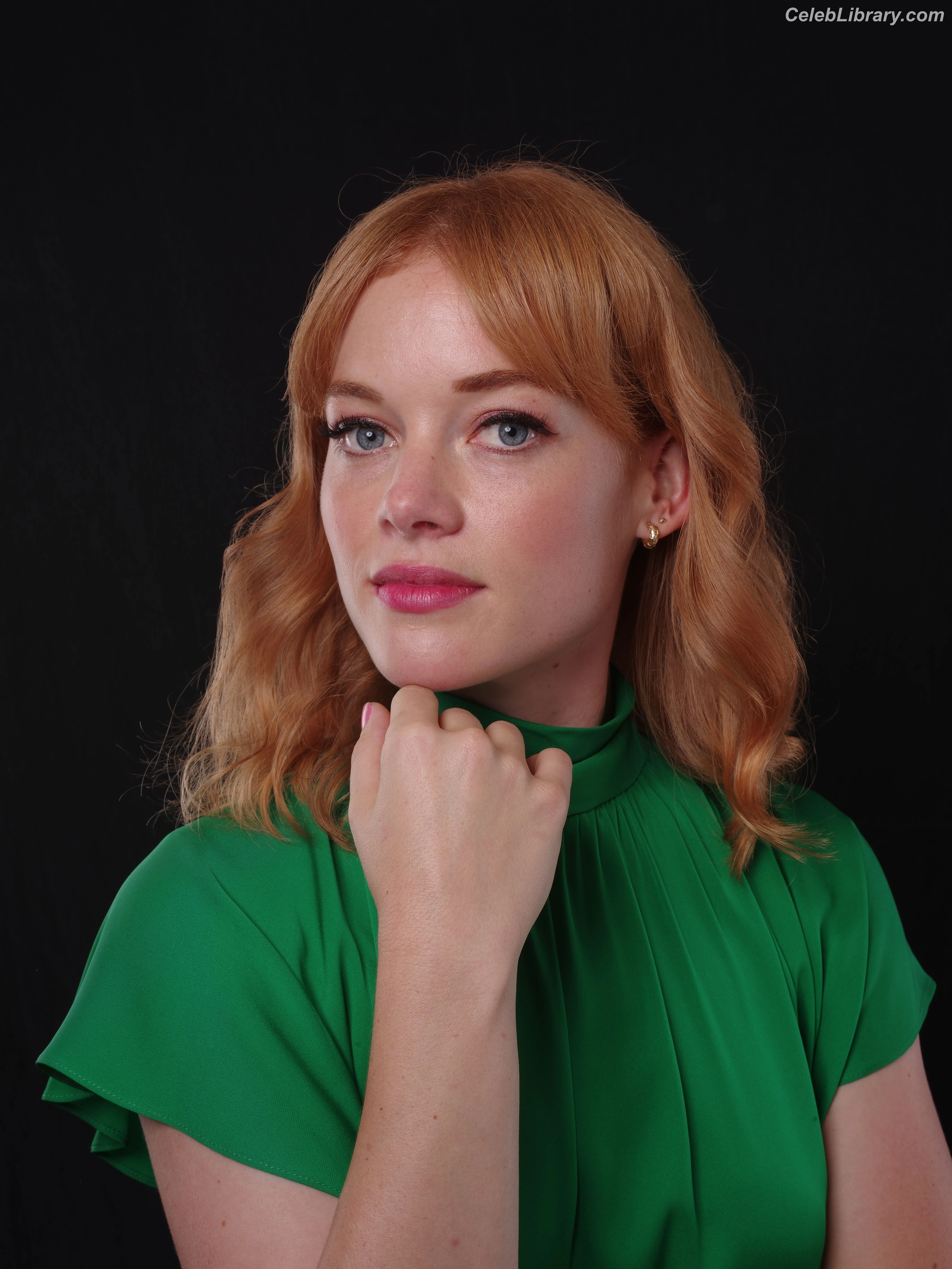 Jane Levy photo 3 of 190