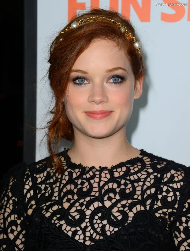 Jane Levy photo 15 of 186