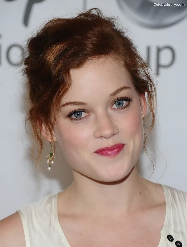 Jane Levy photo 23 of 186