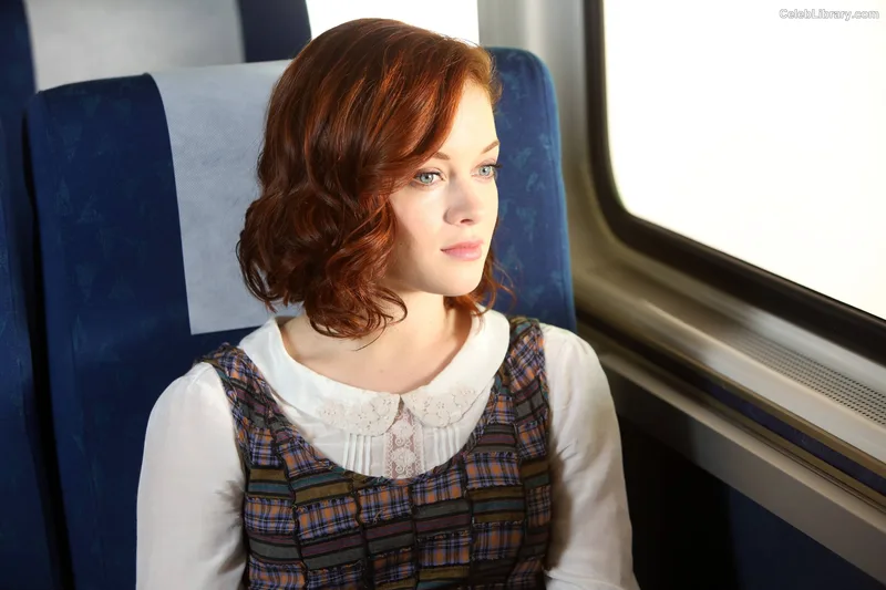 Jane Levy photo 12 of 186
