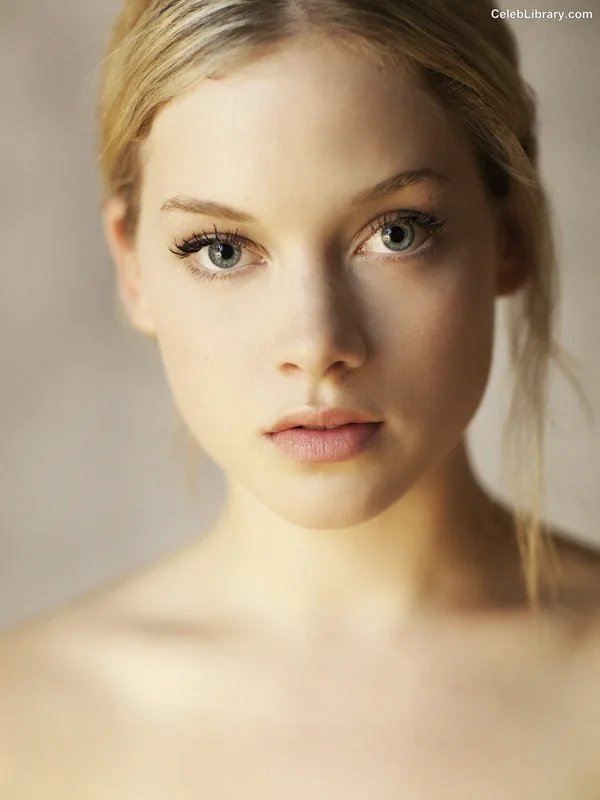 Jane Levy photo 17 of 186