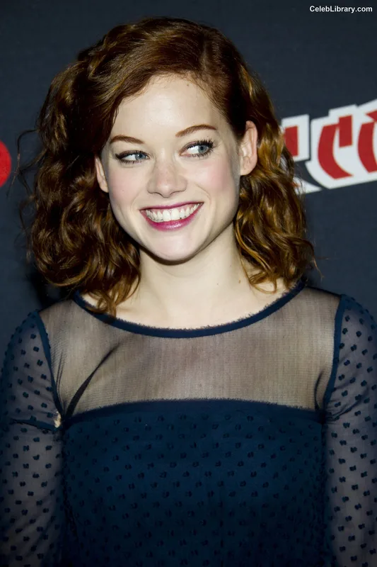 Jane Levy photo 21 of 186