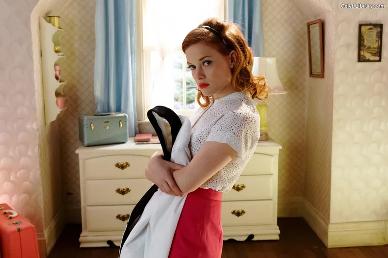 Jane Levy photo 2 of 186