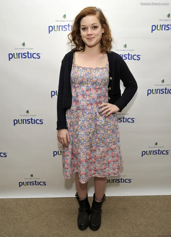 Jane Levy photo 10 of 186