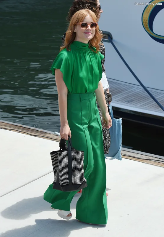 Jane Levy photo 16 of 186