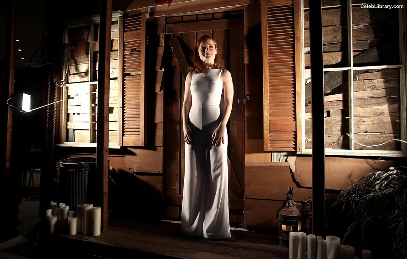 Jane Levy photo 1 of 186