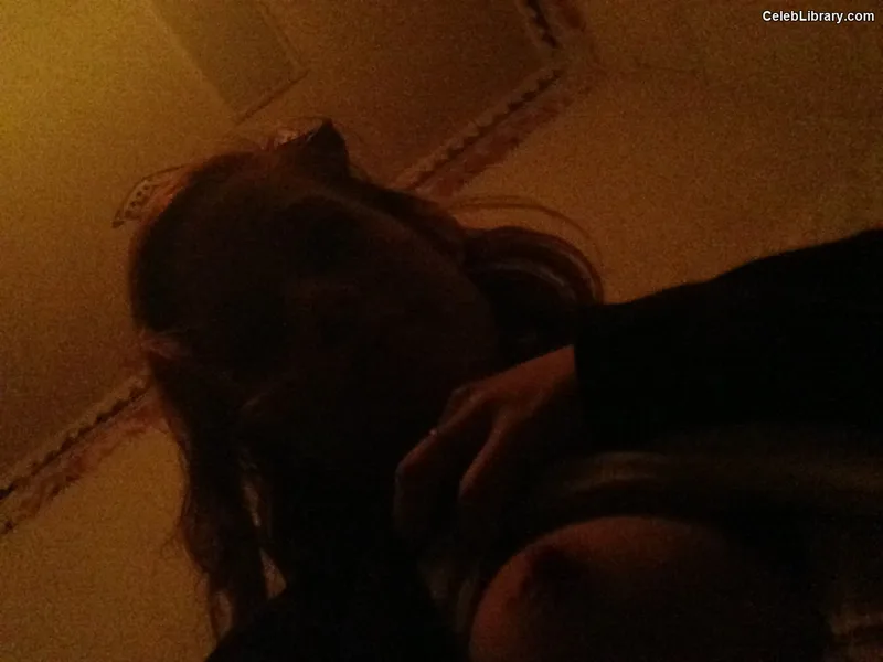 Jane Levy photo 10 of 186