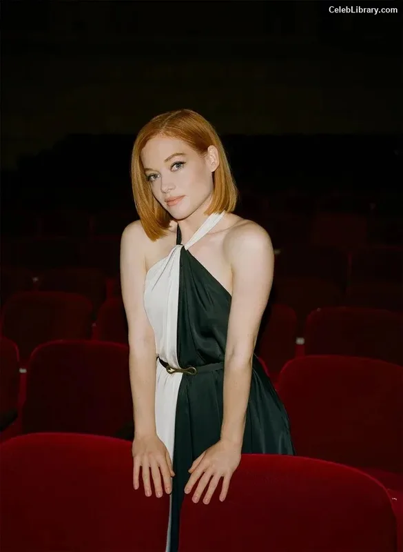 Jane Levy photo 12 of 186