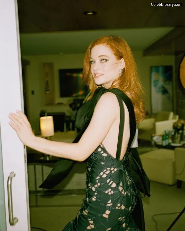 Jane Levy photo 15 of 186