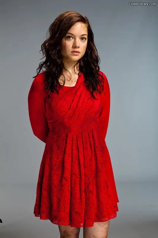 Jane Levy photo 11 of 186