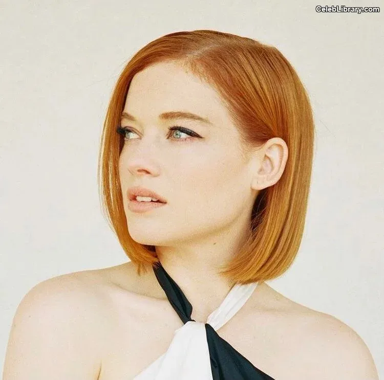 Jane Levy photo 17 of 186