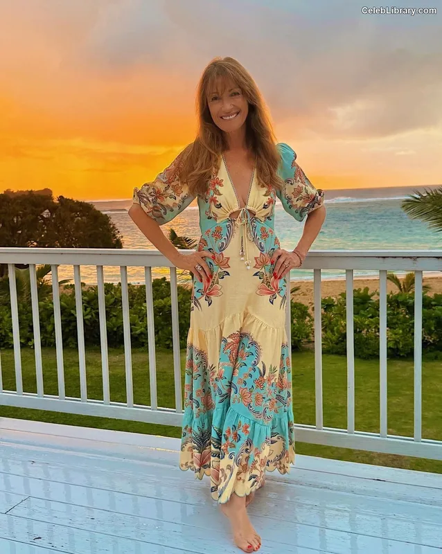 Jane Seymour photo 5 of 29