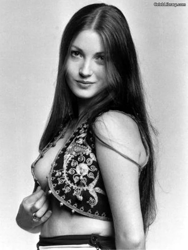 Jane Seymour photo 24 of 29