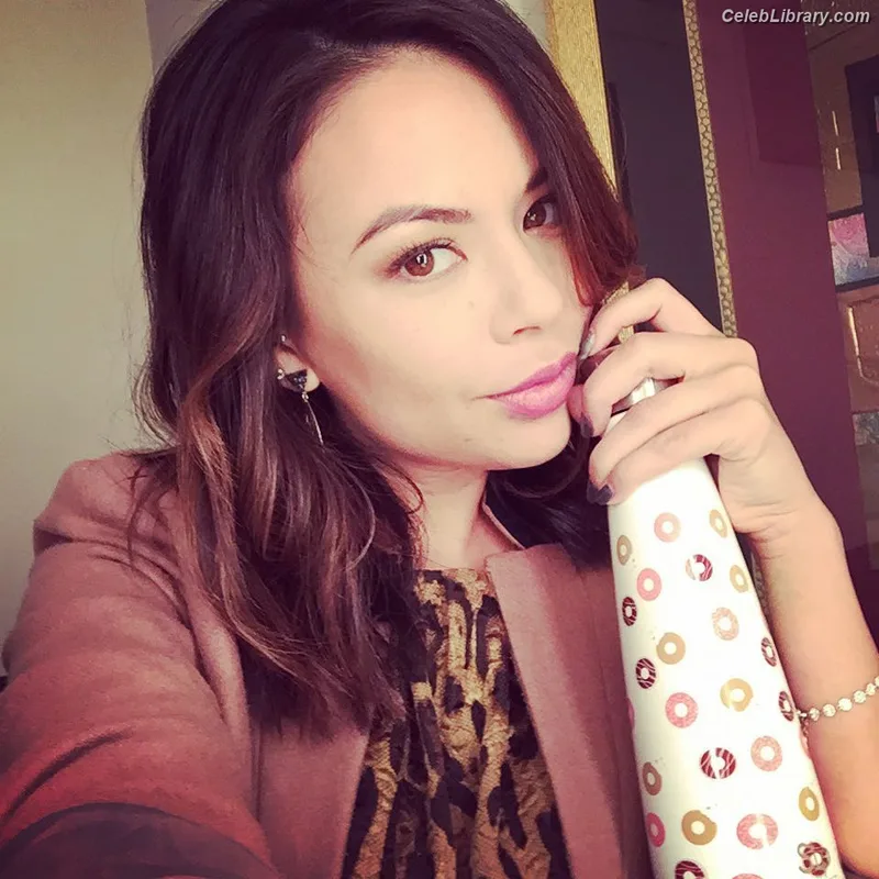 Janel Parrish photo 8 of 139