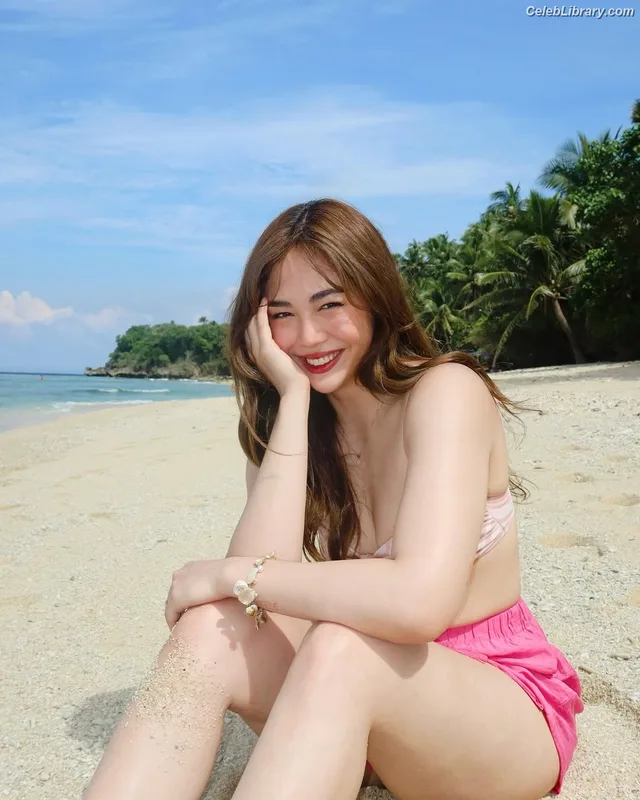 Janella Salvador photo 2 of 113
