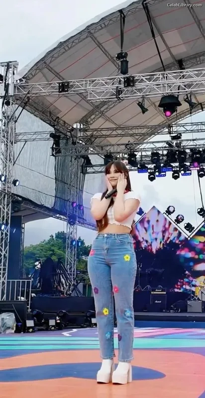Janella Salvador photo 12 of 113