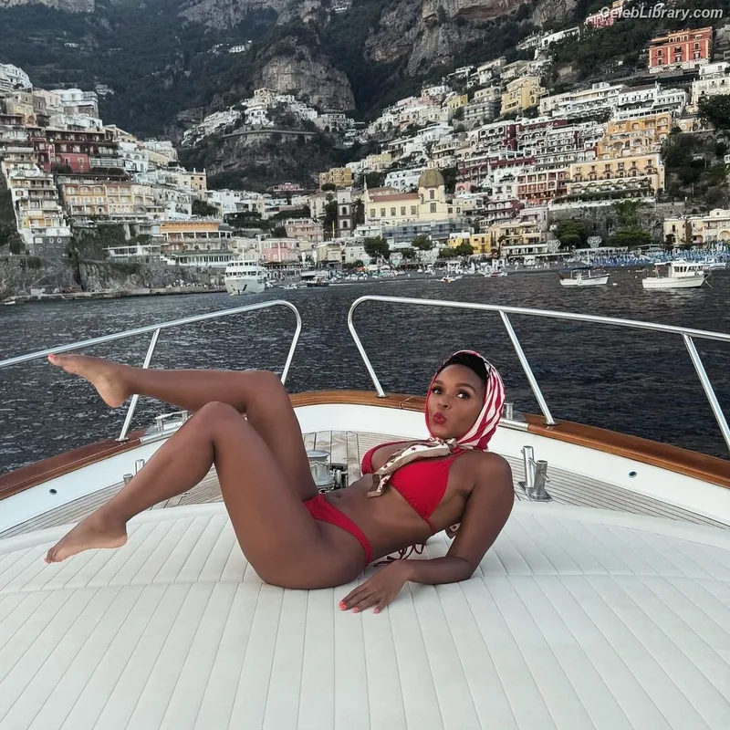 Janelle Monáe photo 4 of 265