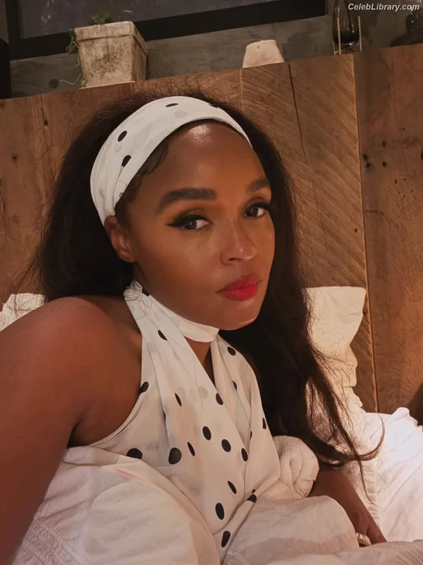 Janelle Monáe photo 9 of 265