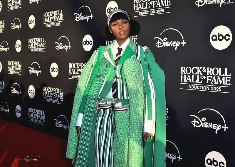 Janelle Monáe photo 17 of 265