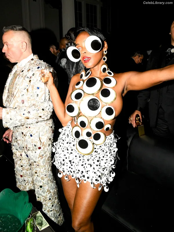Janelle Monáe photo 4 of 265