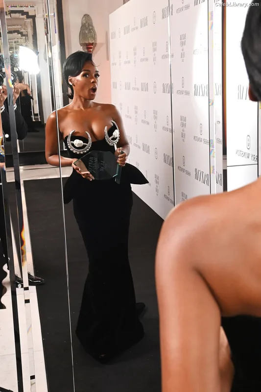 Janelle Monáe photo 5 of 265
