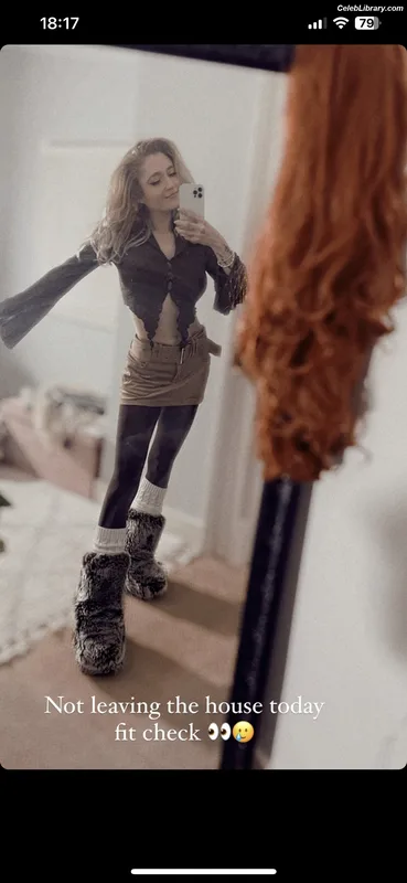 Janet Devlin photo 1 of 288